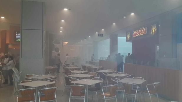  Incêndio atinge restaurante em praça de alimentação do Salvador Shopping