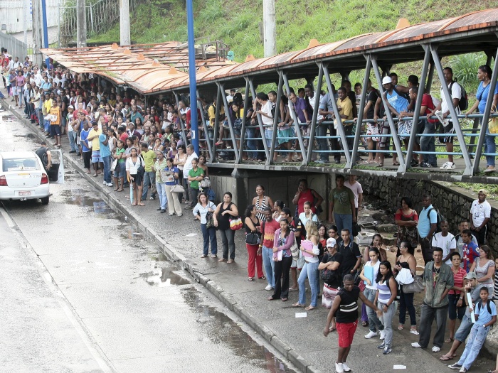  Humilhação: Rodoviários fazem paralisação de 4h e população sofre mais uma vez