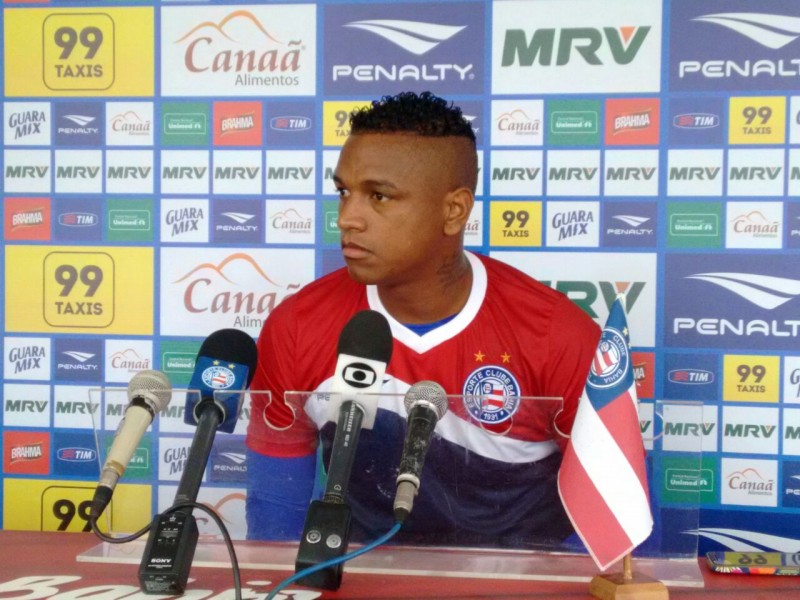  Substituto de Titi é apresentado, diz que é tricolor e destaca liderança