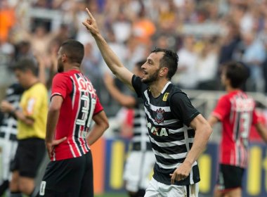  Corinthians humilha São Paulo na festa pelo título brasileiro e goleia por 6 a 1