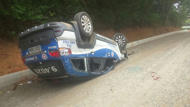  Viatura capota durante perseguição no Parque da Cidade; três policiais ficam feridos