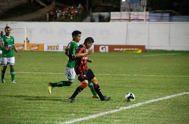  Vitória fica no empate diante do Conquista pelo Baianão