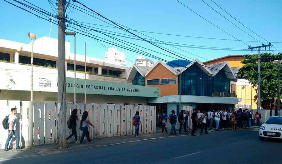  Mais de 1 milhão de estudantes voltam às aulas nesta segunda