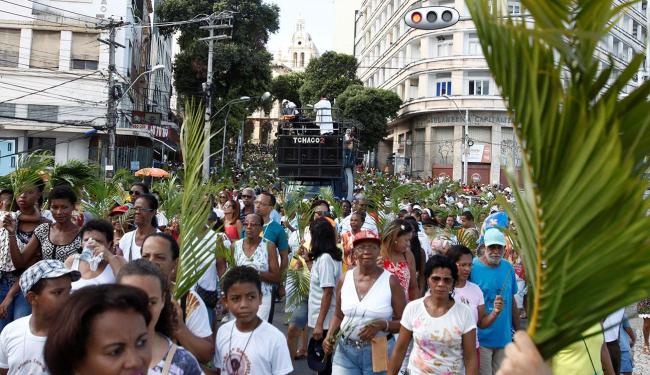  Caminhada marca início da Semana Santa em Salvador