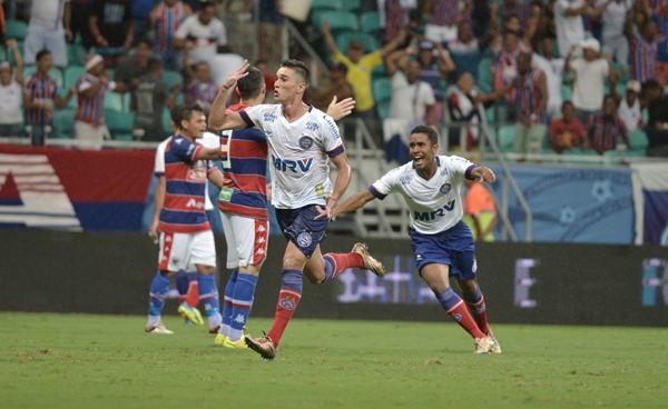  Carrasco do Fortaleza, Juninho ostenta faro de artilheiro com a camisa do Bahia