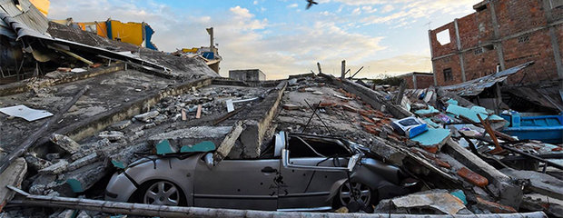  Equador recebe ajuda internacional; número de mortos em terremoto chega a 413