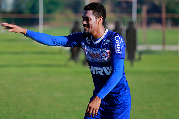  De volta, Hernane promete desfecho diferente em seu primeiro clássico contra o Vitória