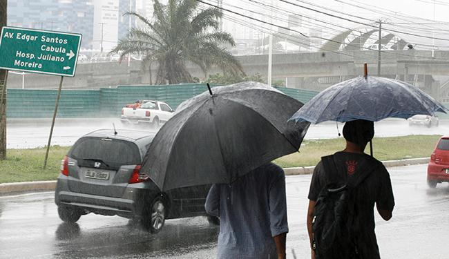  Chuva deve permanecer até a próxima terça-feira