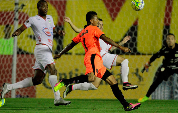  Vitória bate a Portuguesa e está na próxima fase da Copa do Brasil