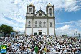  Milhares de baianos e turistas lotam a Colina Sagrada