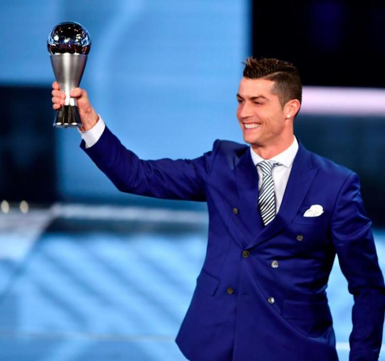  Cristiano Ronaldo é eleito melhor jogador do mundo em 2016 pela Fifa