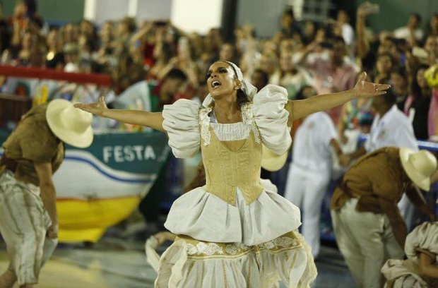  Ivete Sangalo é homenageada em desfile da Grande Rio