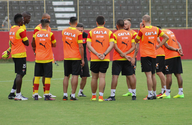  Com time misto, Vitória enfrenta o Flamengo de Guanambi no Barradão