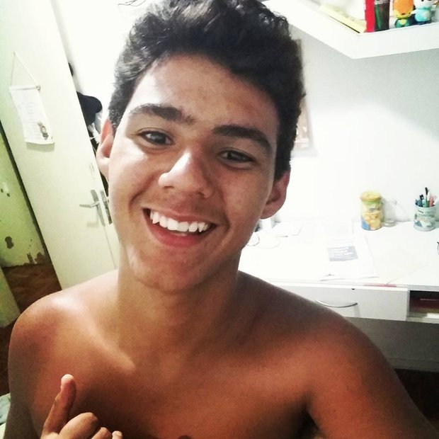  Vídeo mostra assalto que deixou estudante morto na Barra