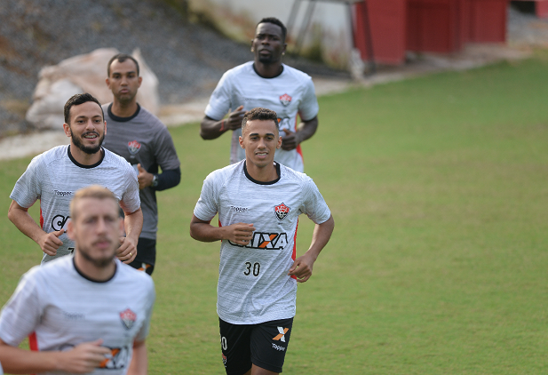  Novo reforço do Vitória, Juninho já está na Toca do Leão e fez exames