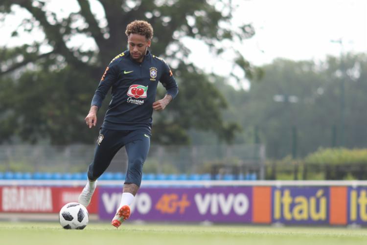  Neymar deve começar na reserva o amistoso da seleção brasileira contra a Croácia