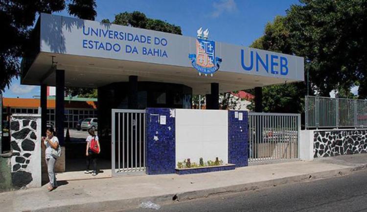  Faculdades e escolas têm aulas suspensas em Salvador