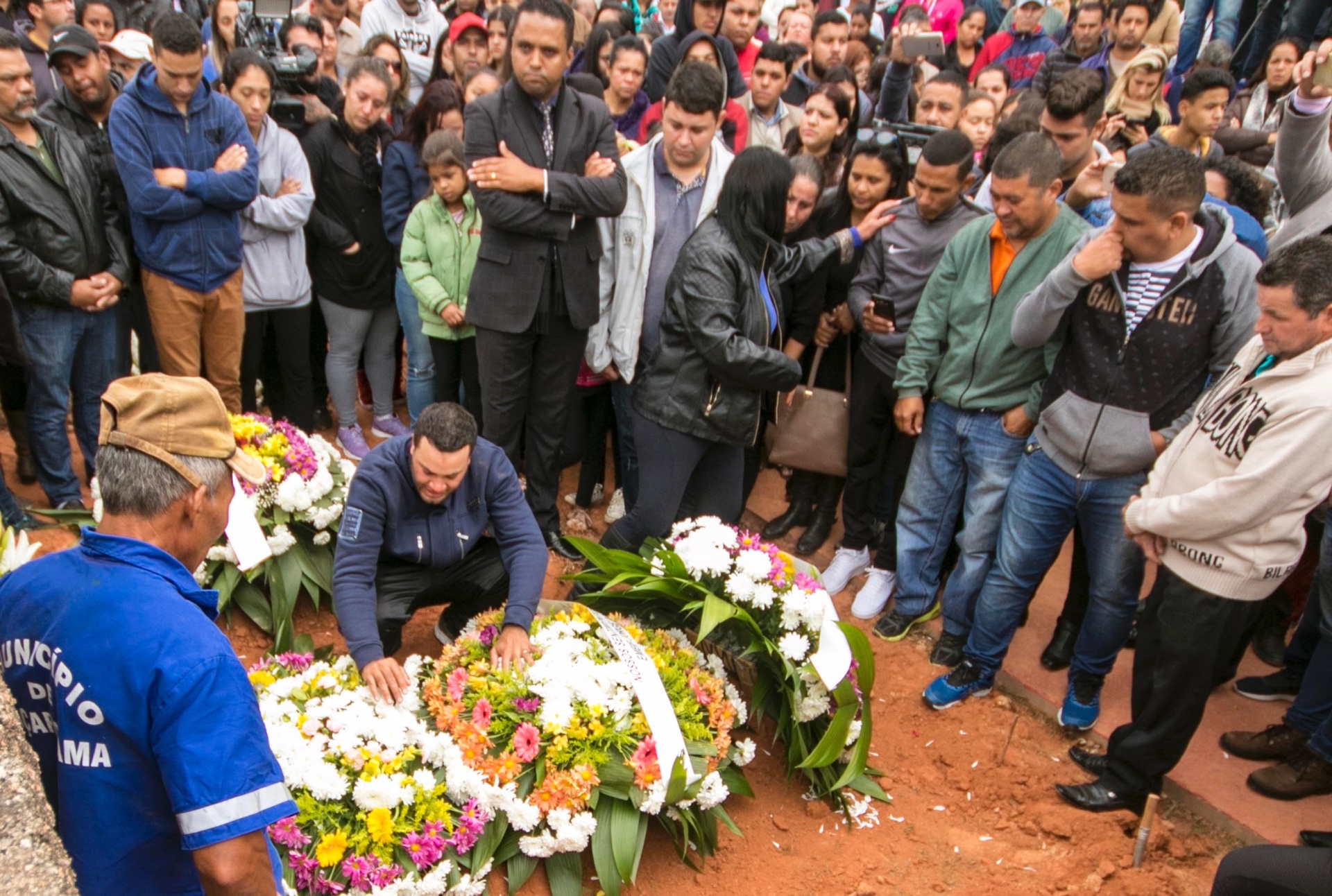  Corpo Vitória Gabrielly é enterrado no município de Araçariguama