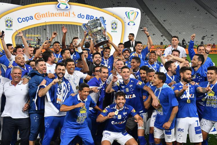  Cruzeiro bate o Corinthians e conquista o hexa