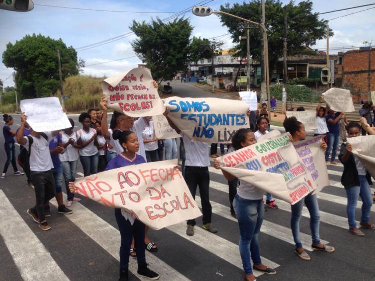  PROTESTO CONTRA FECHAMENTO DE ESCOLAS ESTADUAIS CONTINUAM