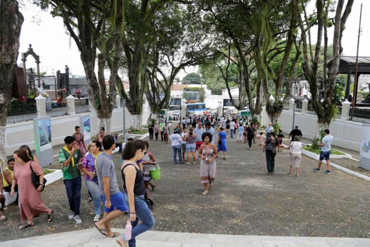  Dia de Finados: amigos e familiares prestam homenagens aos que já foram