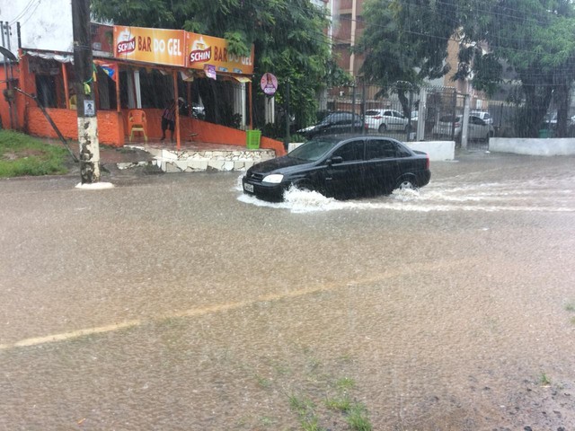  MUITAS CHUVAS EM SALVADOR