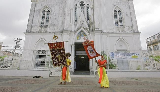  DEVOTOS SE PREPARAM PARA FESTA DE REIS NA LAPINHA