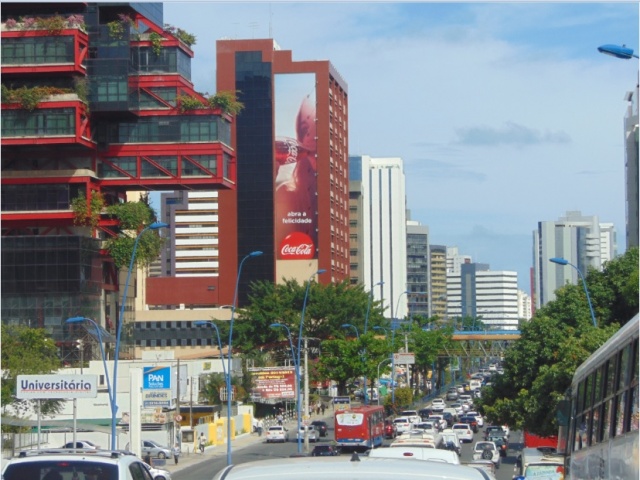  TRANSITO ALTERADO NA AVENIDA TANCREDO NEVES