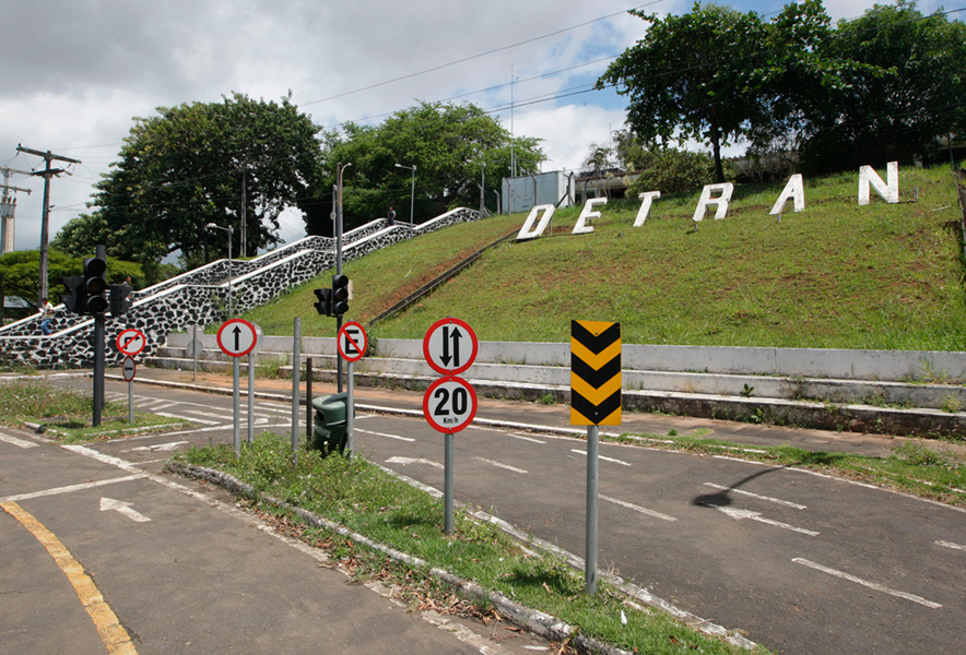  MP INVESTIGA ESQUEMA DE RETIRADAS DE MULTAS NO DETRAN