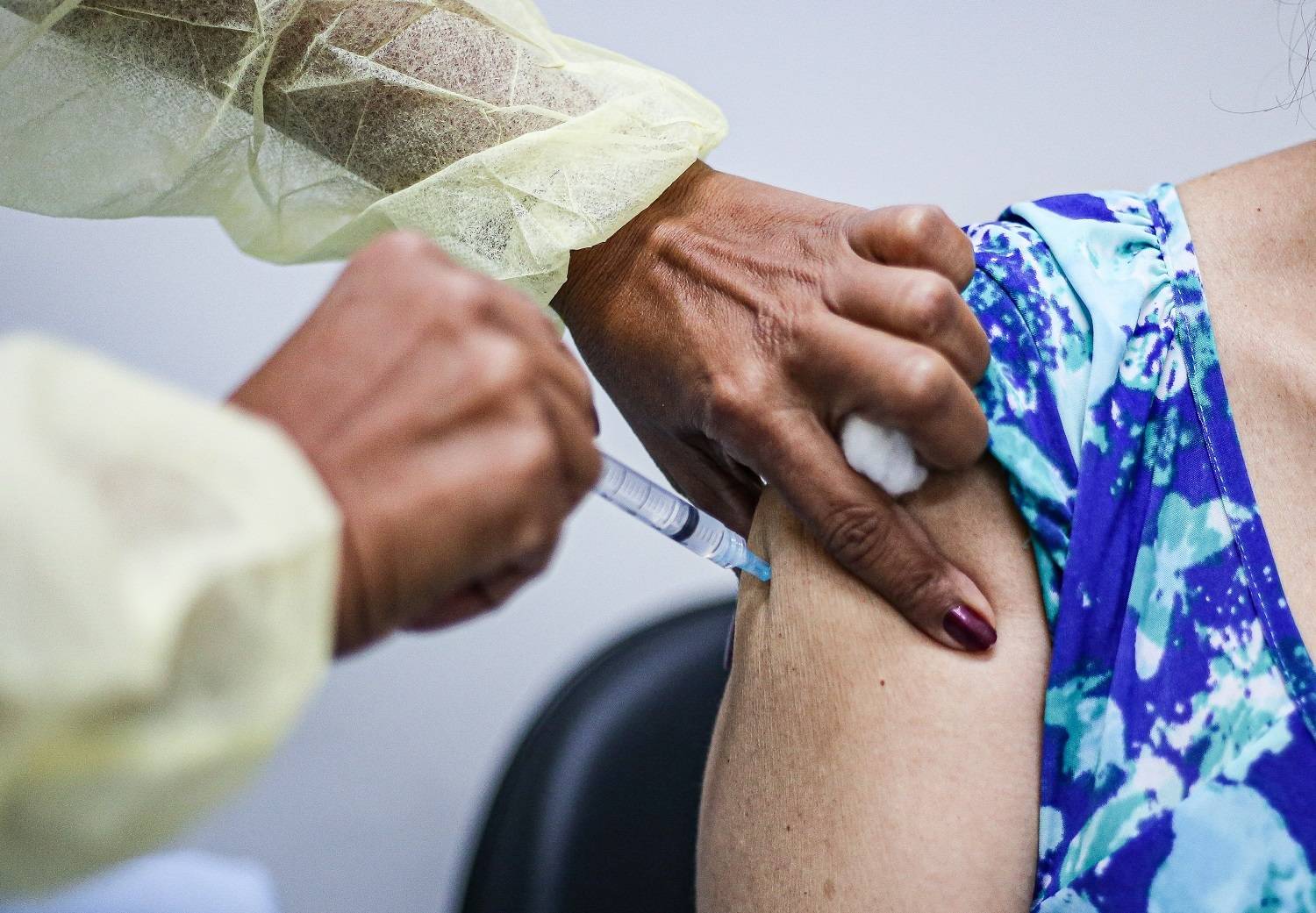  VACINA PARA IDOSOS COM 62 ANOS OU MAIS É RETOMADA EM SALVADOR