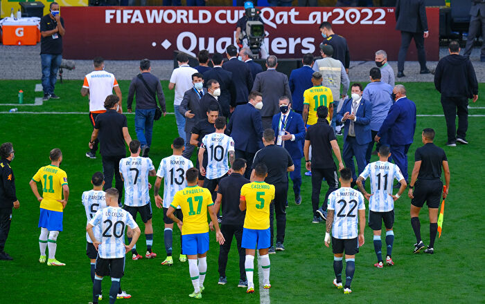  JOGO DO BRASIL E ARGENTINA É INTERROMPIDO PELA POLÍCIA