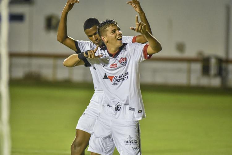  VITÓRIA VENCE O CRUZEIRO NO BARRADÃO