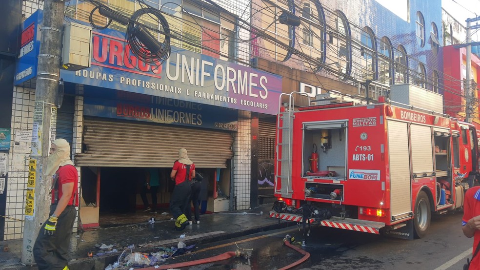  LOJA DE UNIFORMES PEGA FOGO EM NAZARÉ