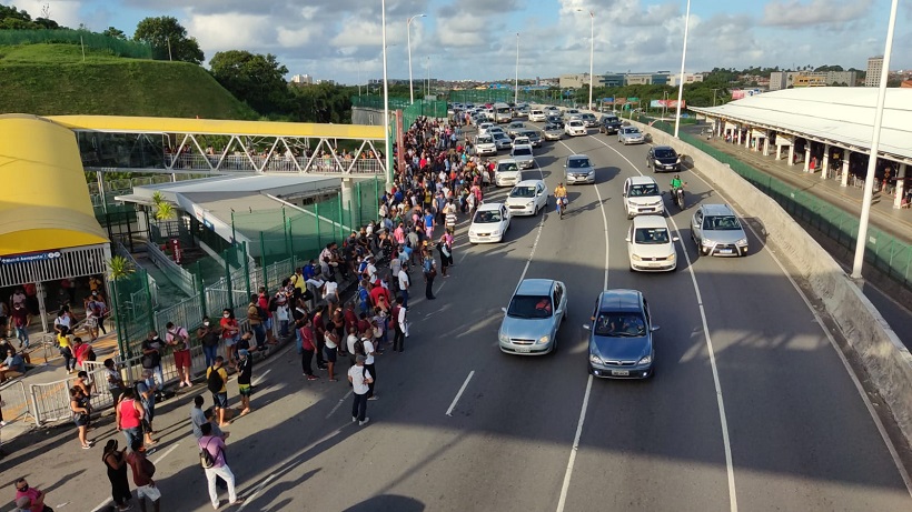  REGIÃO METROPÓLITANA DE NSALVADOR ESTÁ SEM ÔNIBUS