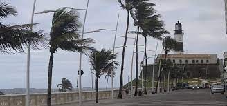  FRENTE FRIA CHEGA A SALVADOR COM VENTOS E CHUVAS MODERADAS