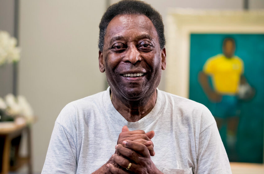  PELÉ É INTERNADO NO HOSPITAL ALBERT SABIN , EM SÃO PAULO