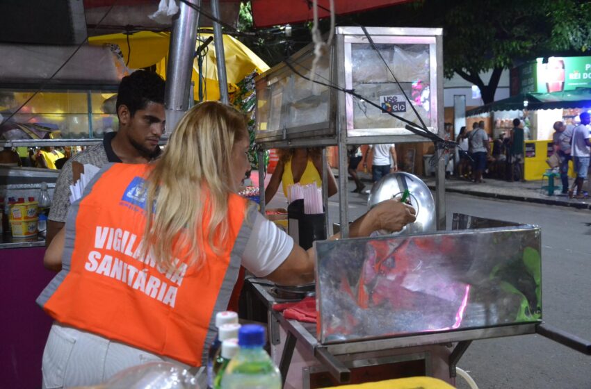  Saúde realiza treinamento para comerciantes que irão atuar no Carnaval