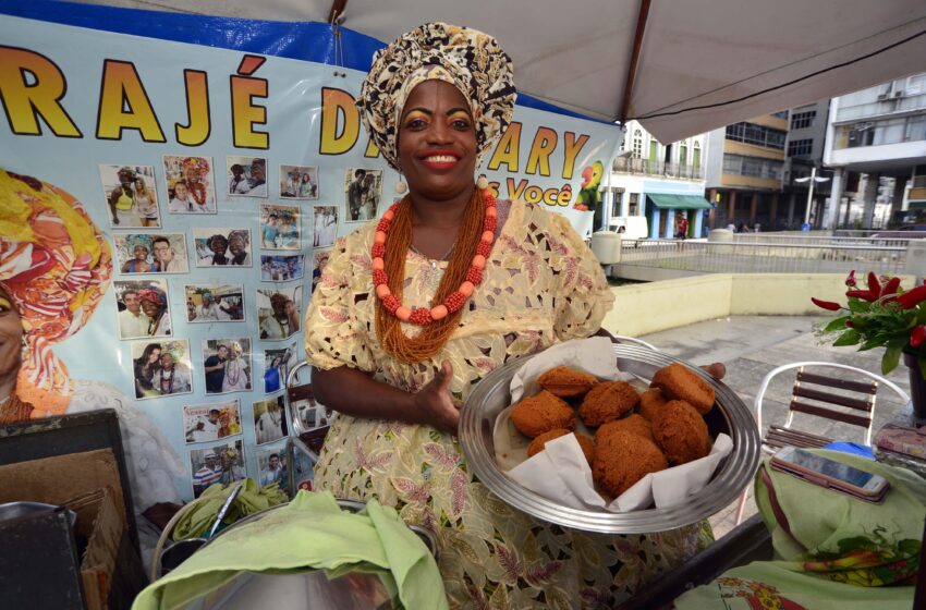  Carnaval: Saúde promove curso para baianas de acarajé e mingau nesta terça (24)