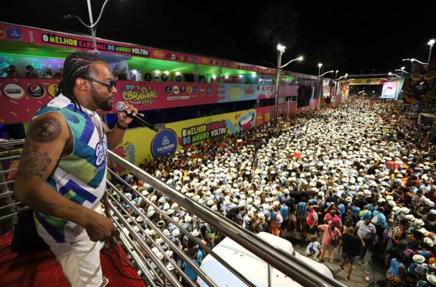  Noite do Samba é marcada por homenagens e abre alas para Carnaval do Centro