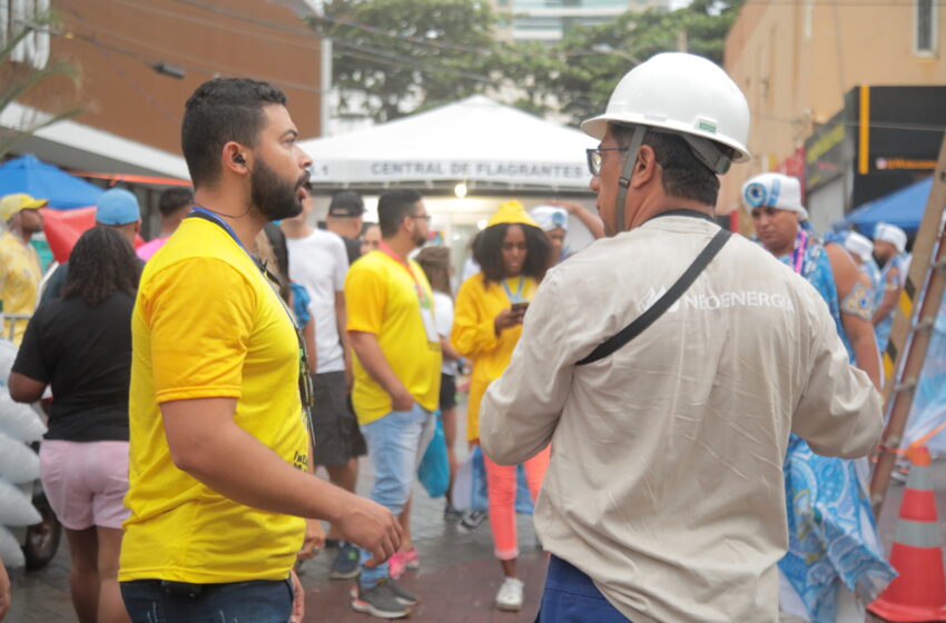  Equipes da Diretoria de Iluminação fazem vistorias nos circuitos para garantir brilho do Carnaval