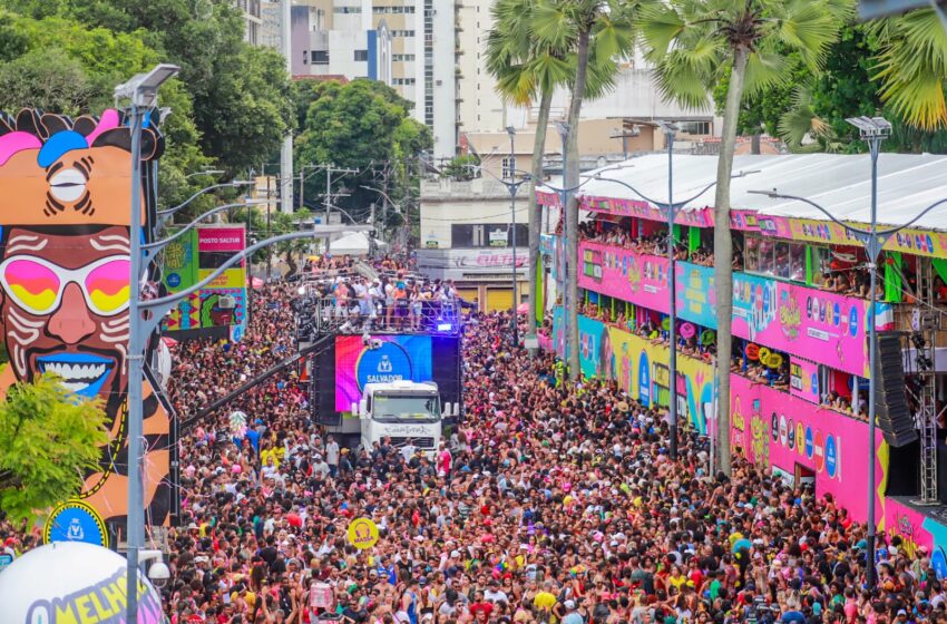  Grande público se reencanta com o Centro e lota circuito Osmar no Carnaval 2023