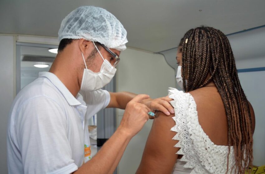  Confira os pontos de vacinação contra a Covid-19 em Salvador nesta terça (30)