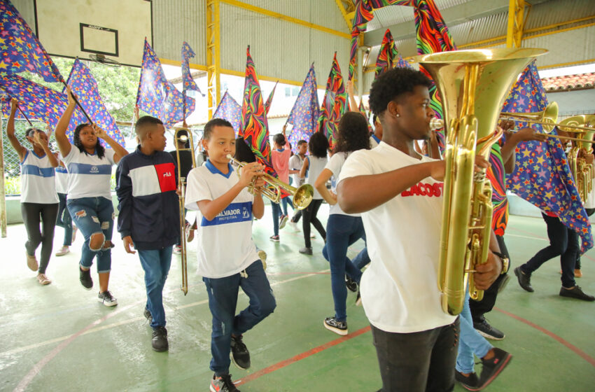  Escolas municipais de Salvador ensaiam fanfarras para desfile do 2 de Julho