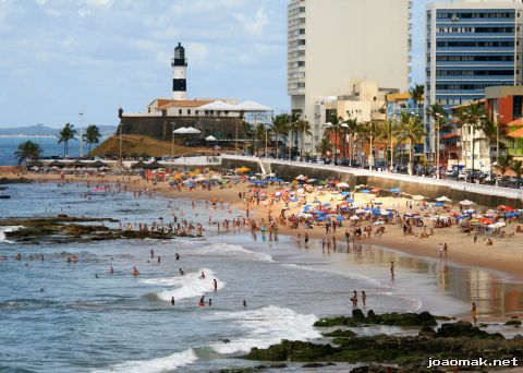  SALVADOR NÃO ENFRENTA O CALOR , POR CAUSA DA MASSA DE AR QUENTE