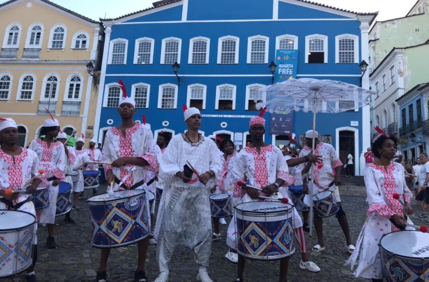  Cortejo Afro desfila nas ruas do Pelourinho em nova programação musical do Centro Histórico de Salvador