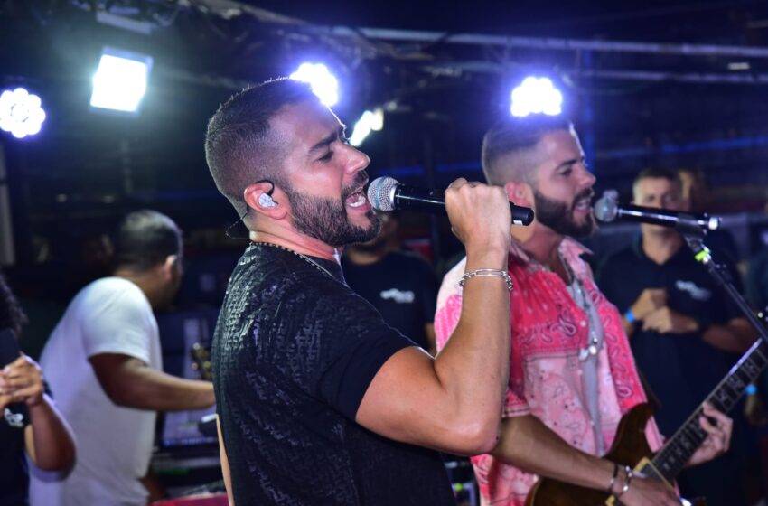  Rafa e Pipo apresentam prévia do Carnaval no palco Super Trio do Festival Virada Salvador