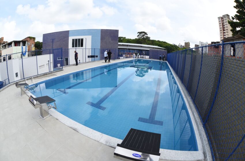  Prefeitura entrega 1ª escola municipal com piscina semiolímpica e anuncia inauguração de outras cinco novas unidades