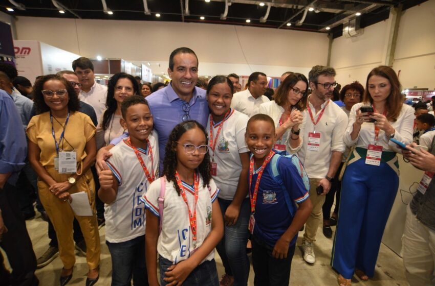  Prefeito participa da abertura da Bienal do Livro Bahia e diz que edição deste ano será ainda maior