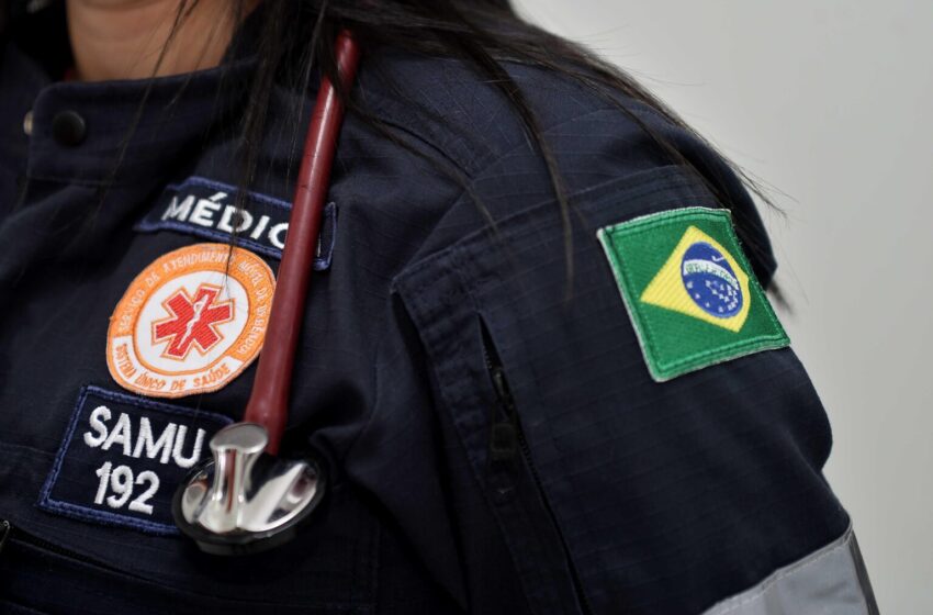  Mais três médicos da rede municipal de Salvador seguem para missão no Rio Grande do Sul