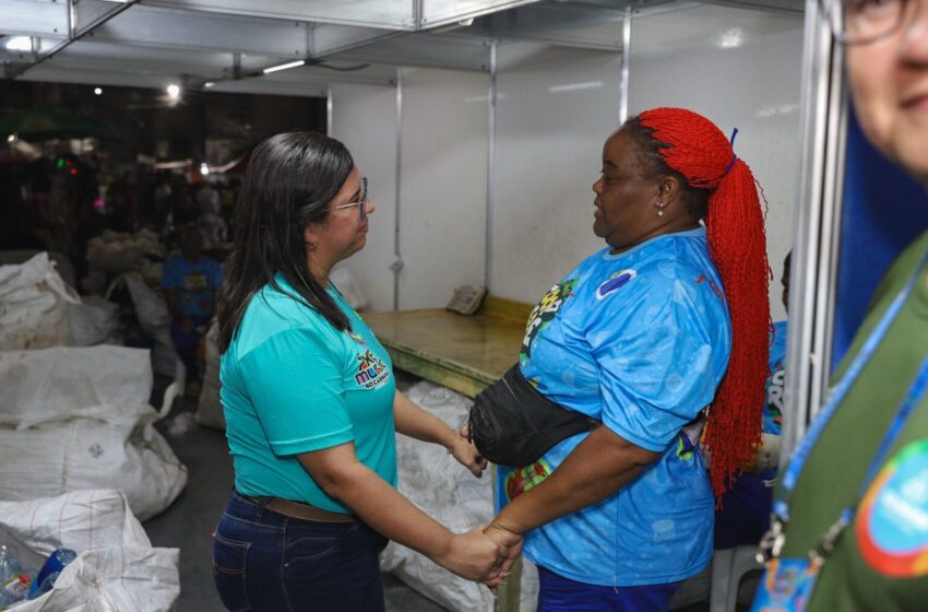  Vice-prefeita visita espaços para ambulantes e catadores: “Cuidado especial com quem trabalha no Carnaval”